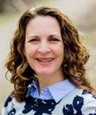 2020.03.28_MoiraHeadshot-10 (2)_crop